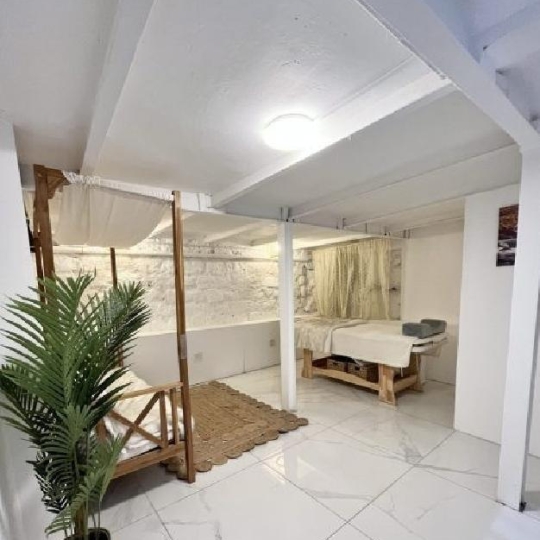  LIEUX PRESTIGIEUX : Local / Bureau | PARIS (75011) | 35 m2 | 38 250 € 