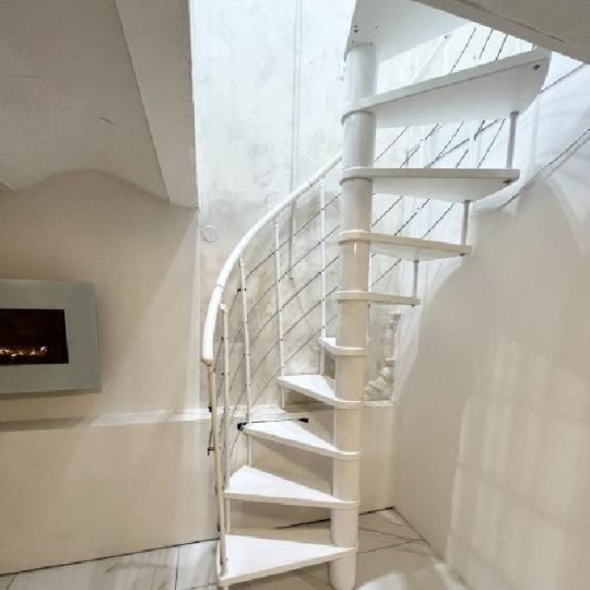  LIEUX PRESTIGIEUX : Local / Bureau | PARIS (75011) | 35 m2 | 38 250 € 