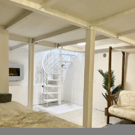  LIEUX PRESTIGIEUX : Local / Bureau | PARIS (75011) | 35 m2 | 38 250 € 