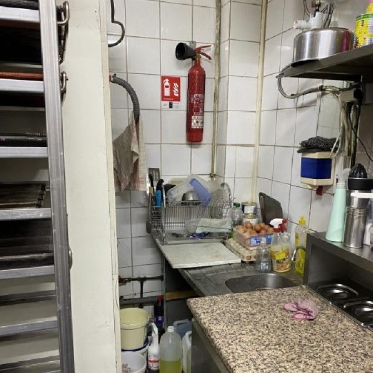  LIEUX PRESTIGIEUX : Commerces | PARIS (75020) | 48 m2 | 110 000 € 
