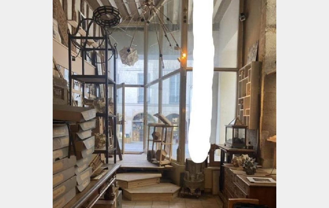 LIEUX PRESTIGIEUX : Local / Bureau | PARIS (75004) | 79 m2 | 198 000 € 