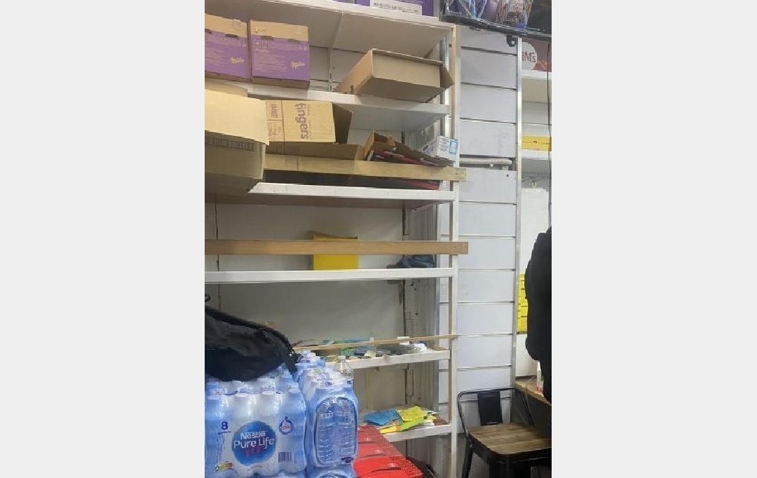 LIEUX PRESTIGIEUX : Local / Bureau | PARIS (75018) | 42 m2 | 75 900 € 