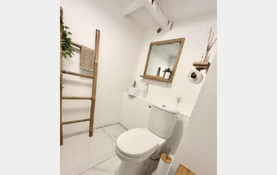 LIEUX PRESTIGIEUX : Local / Bureau | PARIS (75011) | 35 m2 | 38 250 € 