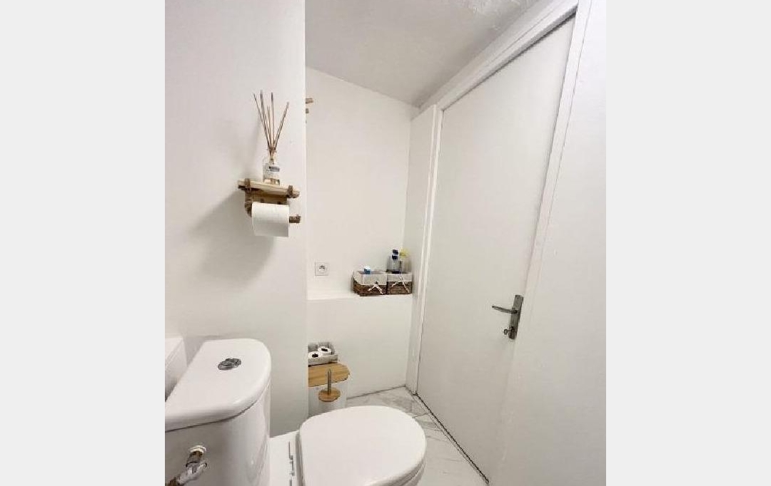 LIEUX PRESTIGIEUX : Local / Bureau | PARIS (75011) | 35 m2 | 38 250 € 